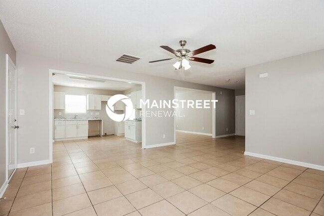 Photo - 4 Bedroom Pet-Friendly Home in Charlotte, NC with Main Street Renewal