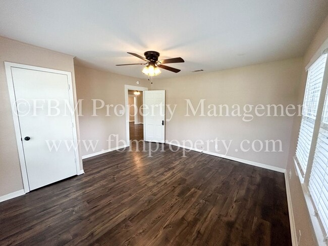 Photo - 212 W Marshall St