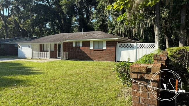 Photo - RATE DROP ALERT (was $1875/month)!