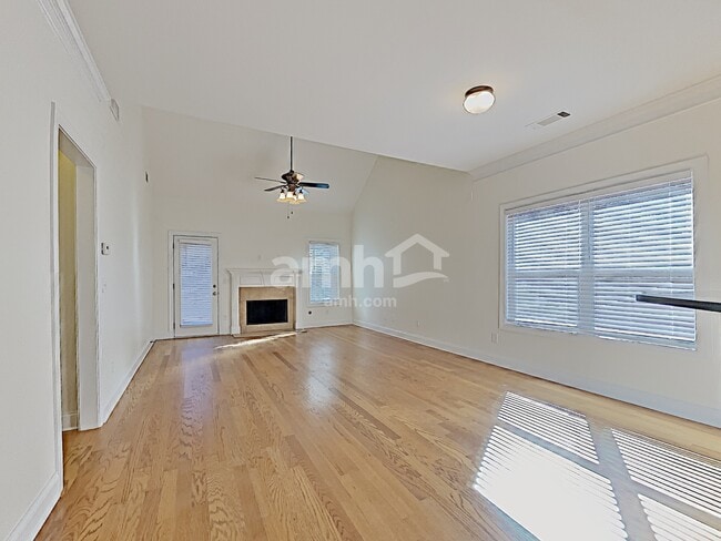 Photo - 263 Royal Cres Terrace