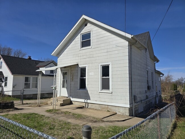 Photo - 1017 19th St SE