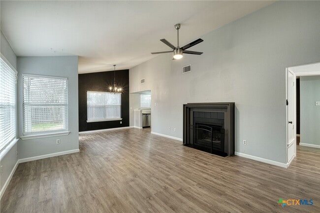 Photo - 5930 Jacob Glen