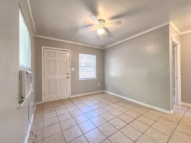 Photo - Nylic 14 Unit F