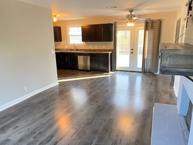 Photo - Coming soon! Nice remodeled 2 bedroom dupl...