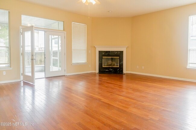 Photo - 433 Brody Cove Trail