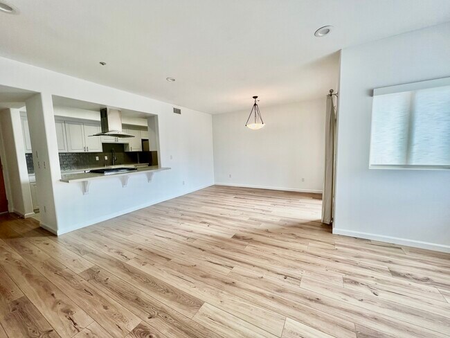 Photo - 937 12th St Unit 307