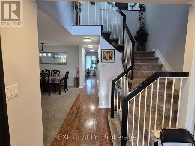 Photo - 192 Windhurst Dr