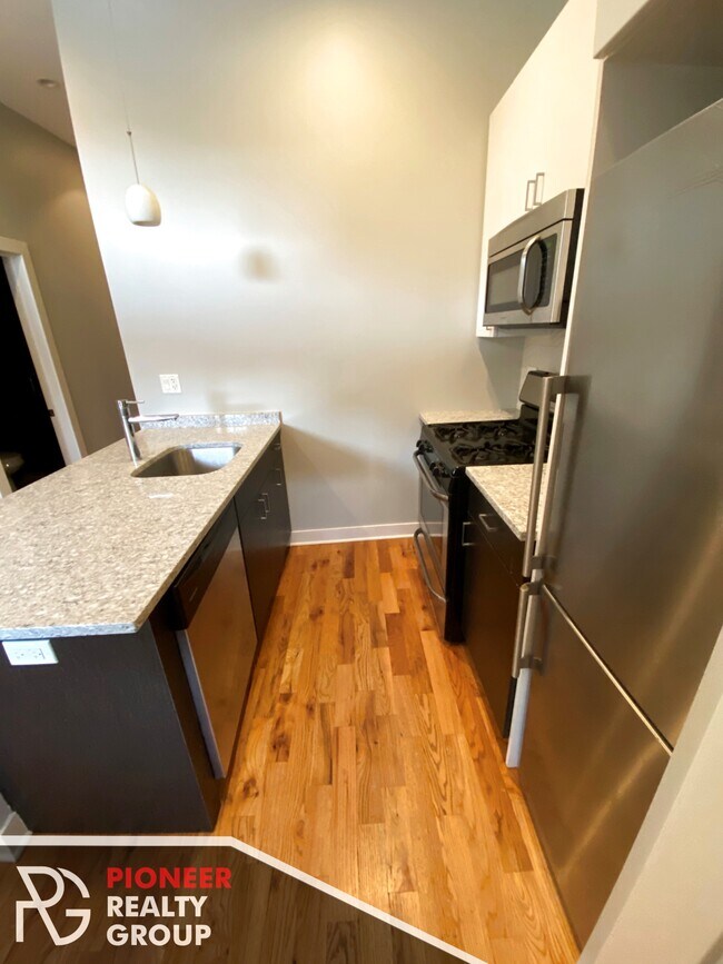 Photo - 751 W Buckingham Pl Unidad 3