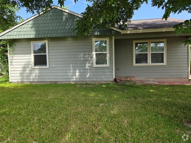 Building Photo - 2931 Lidstone St Rental