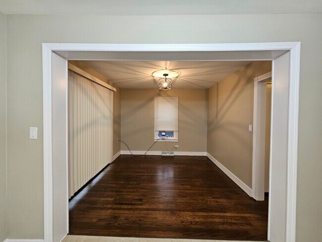 Photo - 8715 Ridge St