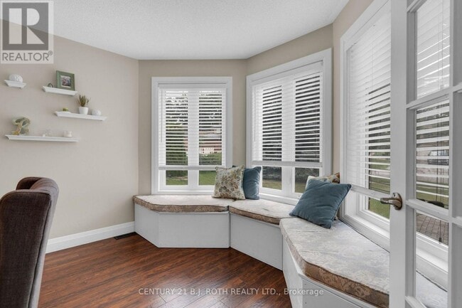 Photo - 55 Gibbon Dr