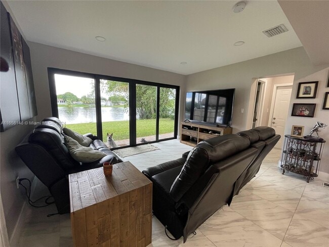 Photo - 8201 NW 13th St