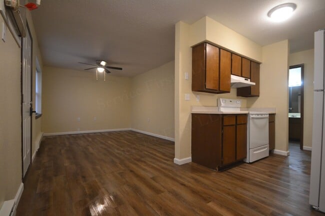 Photo - Longton Apartments Unit 12