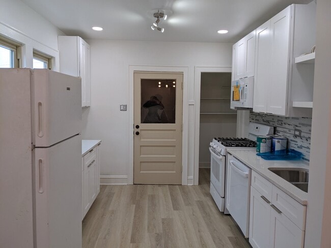 Photo - 10420 S Union Ave Unit 2