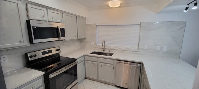 Photo - 2206 Cypress Tree Dr