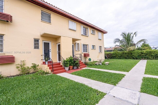 Photo - 637 SW 11th St Unit 6W