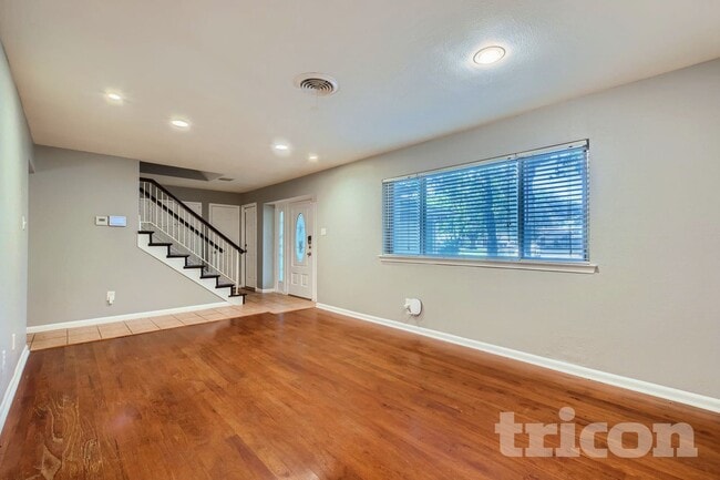 Photo - 2606 Olympia Ct