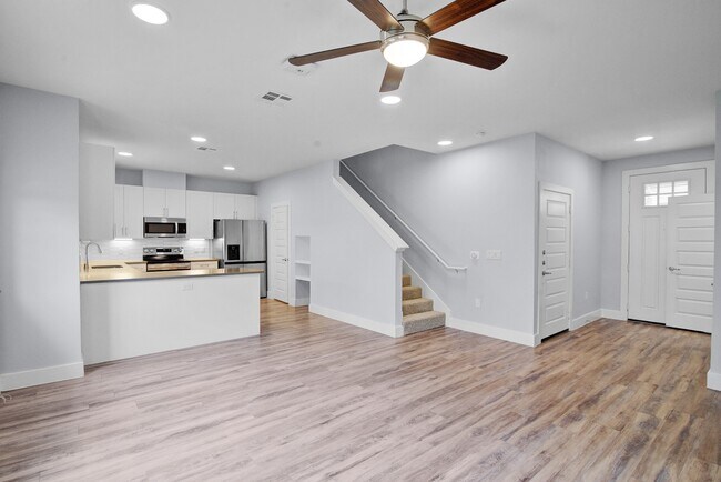Photo - 28325 Birnham Woods Dr Unit 427