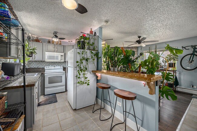 Photo - University Hills 2 bedroom and 1.5 Bath Unidad 205