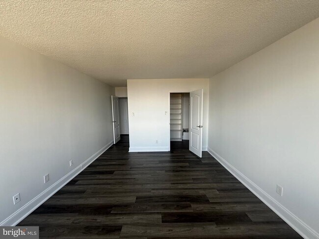 Photo - 5225 Pooks Hill Rd Unit 1625S