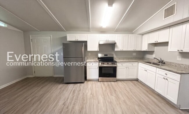 Photo - 508 Landers St