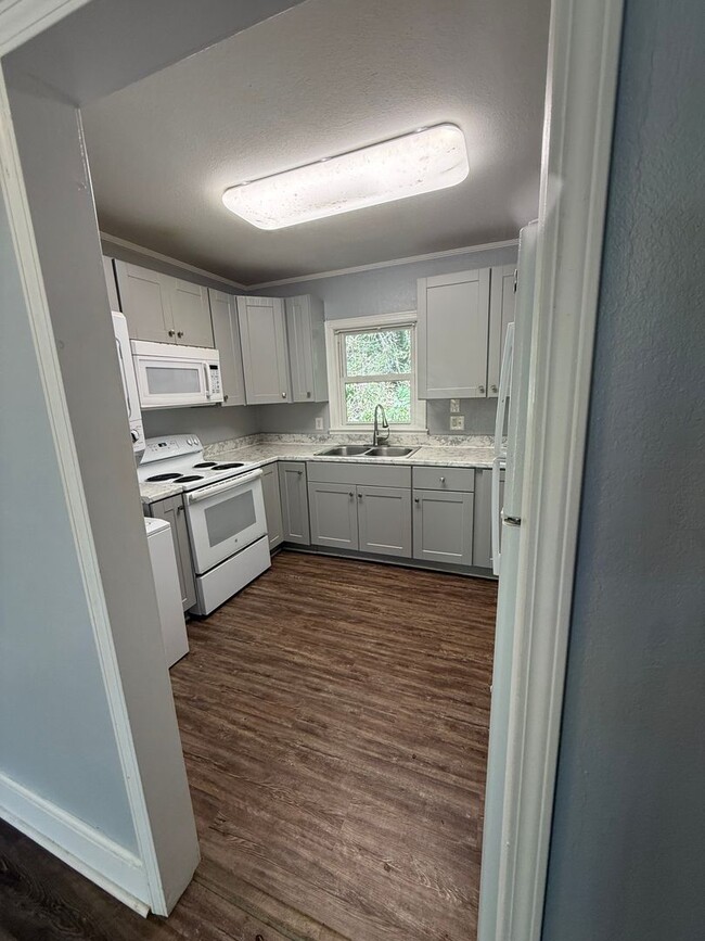 83 Boulevard St Unit Downtown Duplex