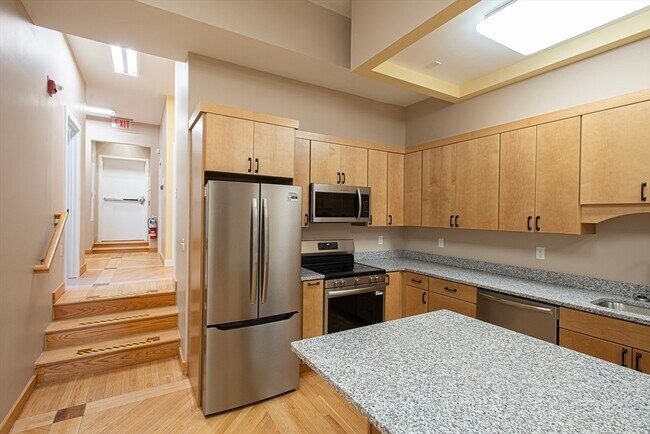 Photo - 140 Main St Unit 3