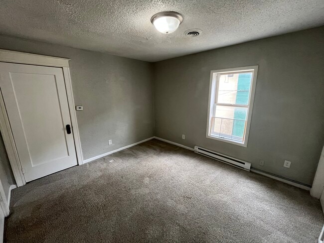 Building Photo - 1807 Meridian St Unit 2