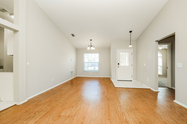 Photo - 11804 Dunster Ln