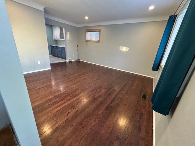 Photo - 6838 Moccasin St