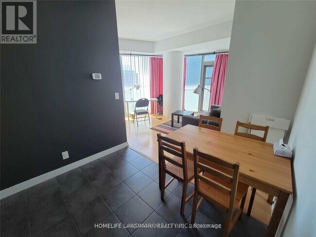 Photo - 14 York St Unité 1905