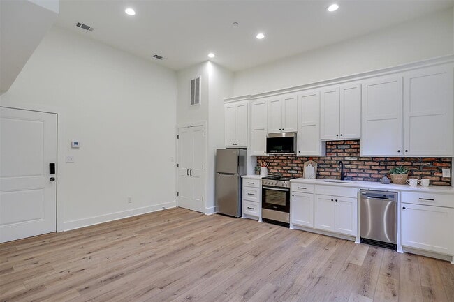 Photo - Charming 1BR in the Heart of Olde Towne Clinton Unidad C