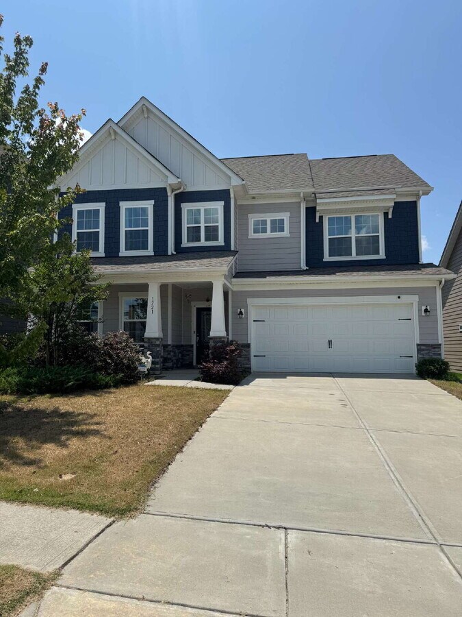 Modern 5BR/4Bth Home with 1st Floor In-law... - Modern 5BR/4Bth Home with 1st Floor In-law...