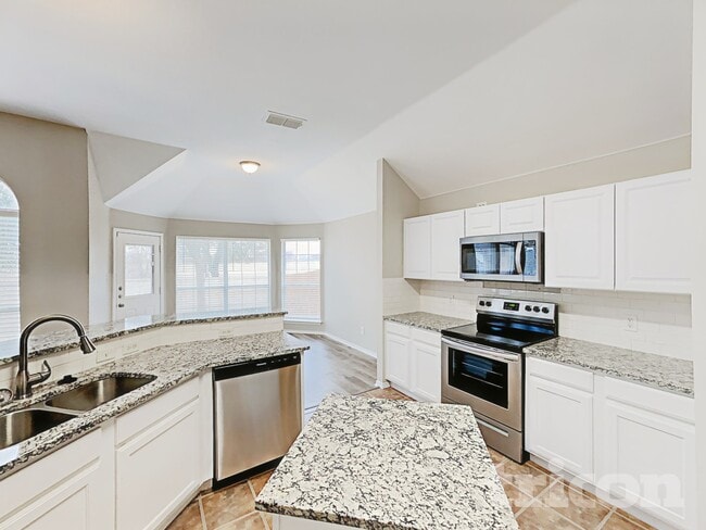 Photo - 1013 Kingsley Dr