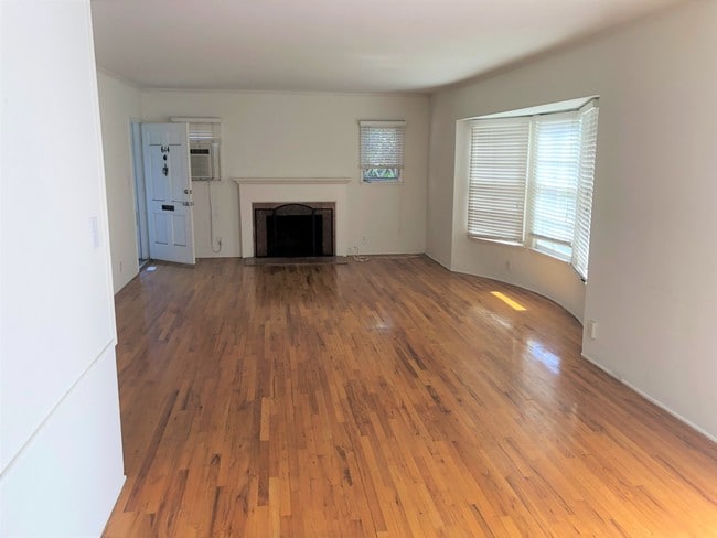 Photo - 614 Acanto St