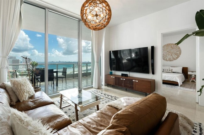 Building Photo - 900 Biscayne Blvd Unit 2708