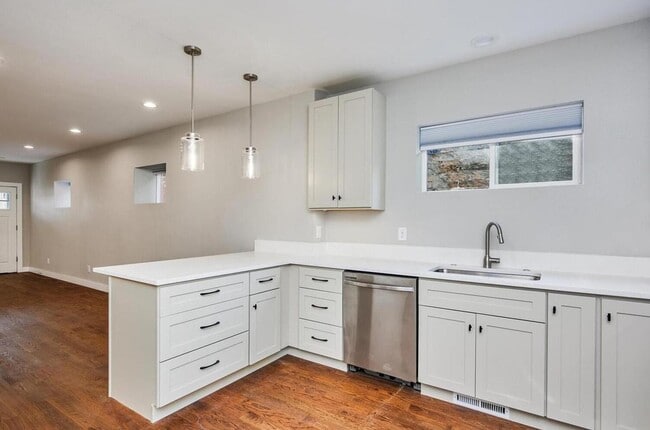 Photo - 841 Mariposa St