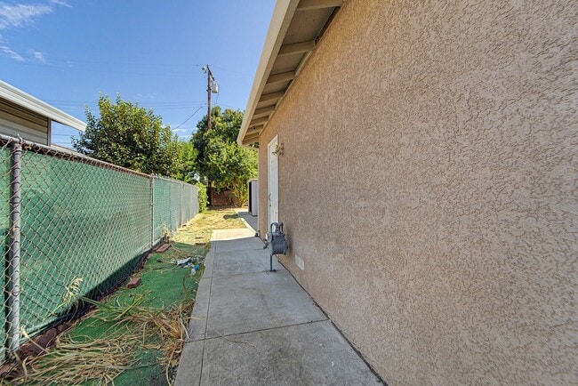1423 Wendell Way