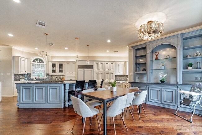 Photo - 8311 Shoregrove Dr