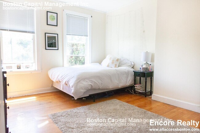 Photo - 1743 Commonwealth Ave