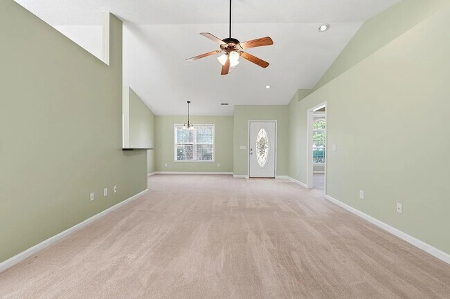 Photo - 722 Drawbridge Dr