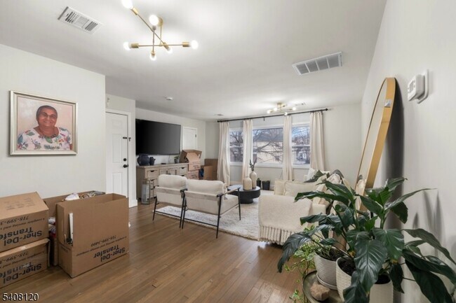 Photo - 22 Crescent Ct Unit 2