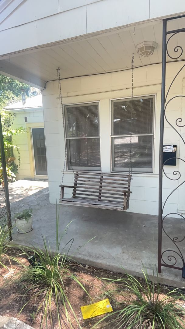 Photo - Fairview Properties Unidad 1405 Drake Ave