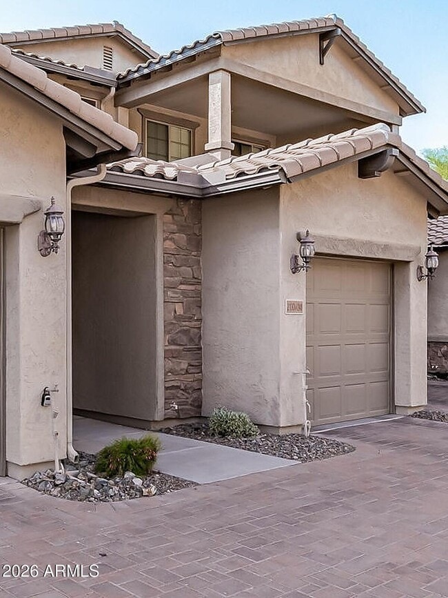 2130 W Hunter Ct