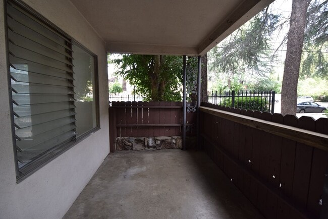 Photo - 5734 Hazeltine Ave Unidad 01