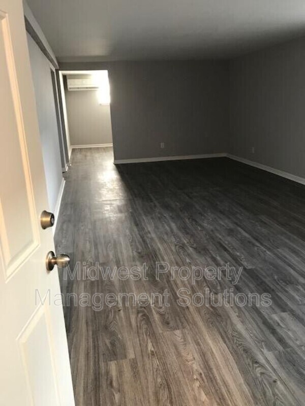 Photo - 1839 E 8th St