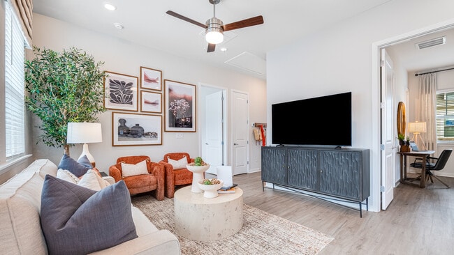 Photo - Yardly Broadway