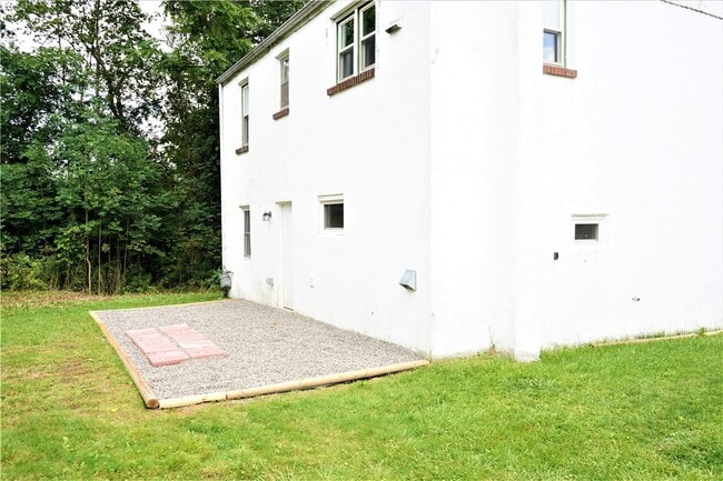 Photo - 218 Airport Rd