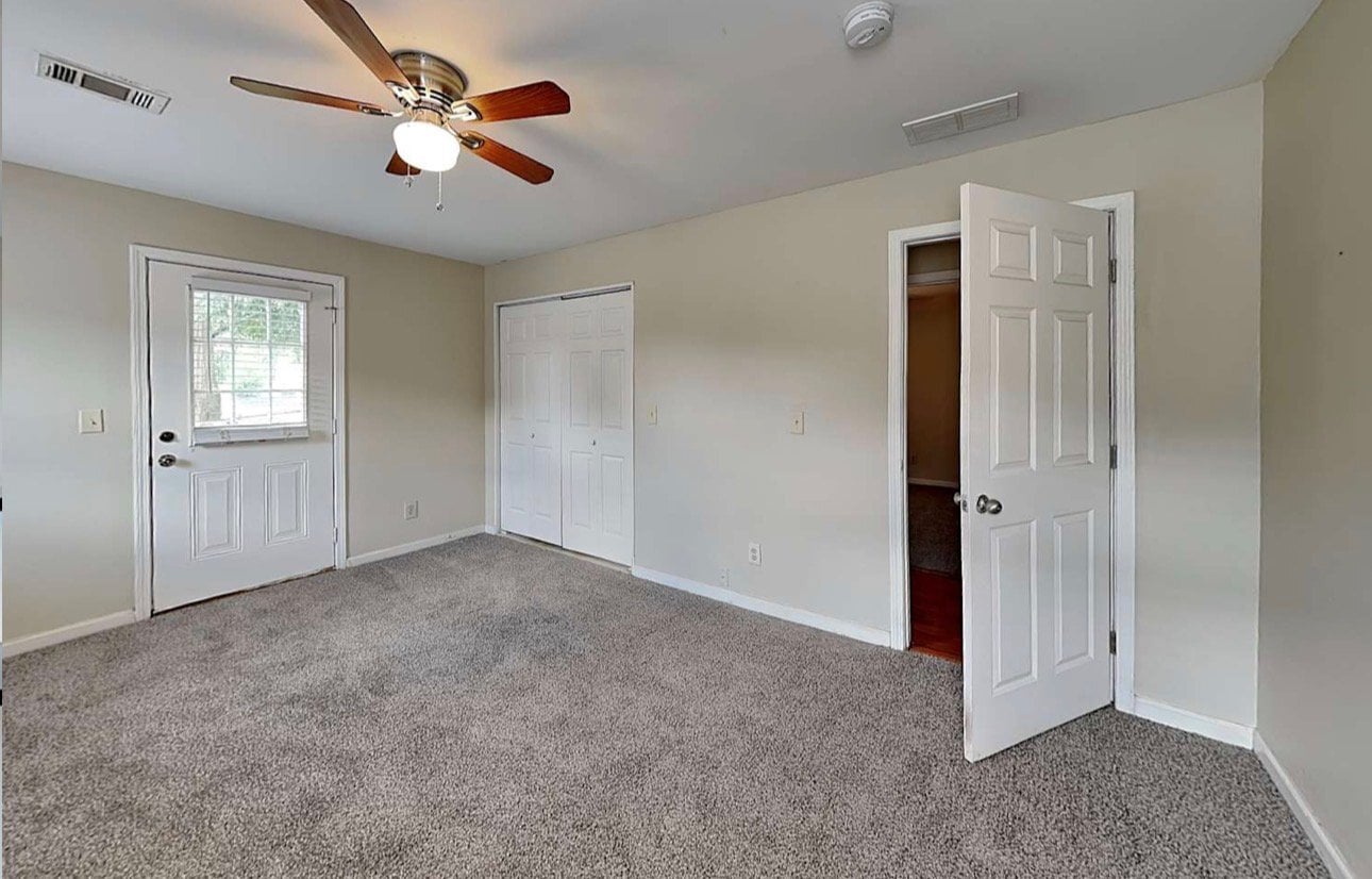 Photo - 1551 New St NE