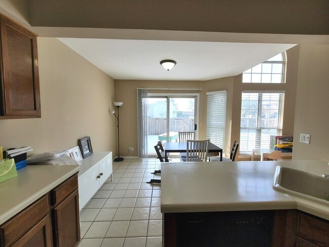 Photo - 615 Newbury Ln